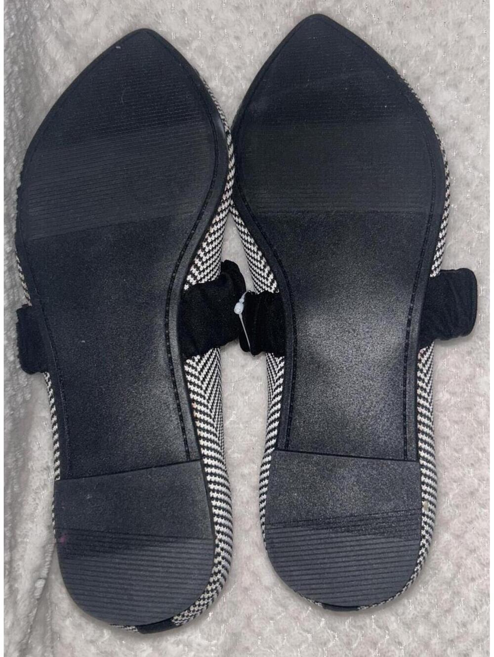 Torrid Pointed Toe Flats sz 9.5 - Picture 3 of 4